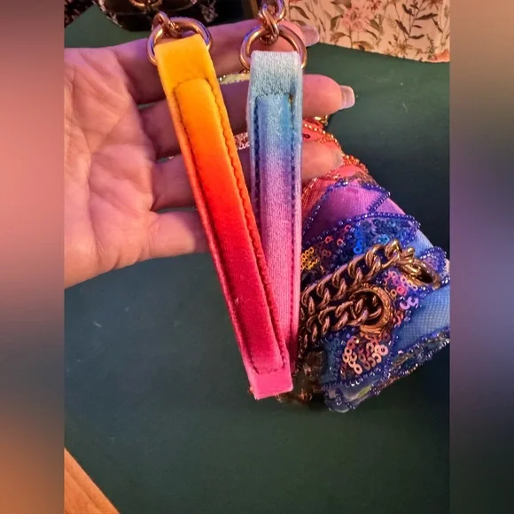 Kurt Geiger NWT 2 Way Bag w/dust bag - Picture 7 of 10